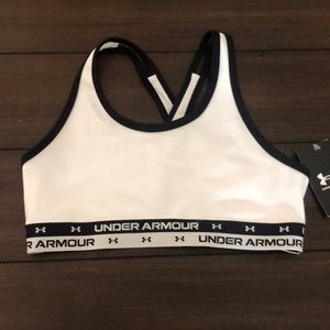 Youth Large Under Armour Sports Bra In white